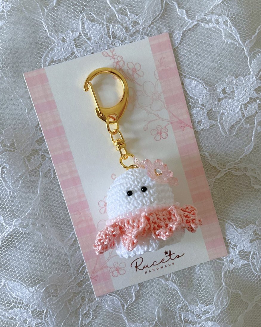 eto_ruceto's tweet photo. minneのお気に入り登録ありがとうございます！
桜をイメージした髪飾りとスカートを履いています🌸
いつでも春を感じられるおばけちゃんです( ᜊ˙˘˙ )ᜊ
再販はありませんので、お家が決まり次第終了になります

🌸桜ホワイト
▶️https://t.co/6sa33u2SXv…

🌸桜ピンク
▶️https://t.co/6sa33u2SXv… https://t.co/zQxW11QN2o