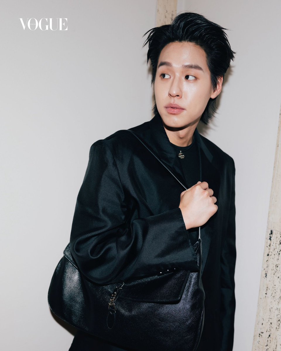 VogueThailand's tweet photo. #VogueFashionWeek เปิดภาพถ่ายอัลบั้มเอ็กซ์คลูซีฟ ‘บิวกิ้น-พุฒิพงศ์’ @Billkin_Ent และ ‘พีพี-กฤษฏ์’ @ppkritt @PPKrit_Ent แบรนด์แอมบาสเดอร์ Gucci @gucci ก่อนเข้าร่วมชมโชว์คอลเล็กชั่นฤดูใบไม้ผลิ/ฤดูร้อน 2027 ณ กรุงมิลาน ประเทศอิตาลี ผลงานการออกแบบโดย ‘Demna’ ในวันศุกร์ที่ 25 กันยายนนี้ เวลา 19.00 น. ตามเวลาประเทศไทย #Gucci #GucciTheStoreShow #GUCCISS27xBILLKIN #GUCCISS27xPPKRIT

Photo: @ daan_sachdev
