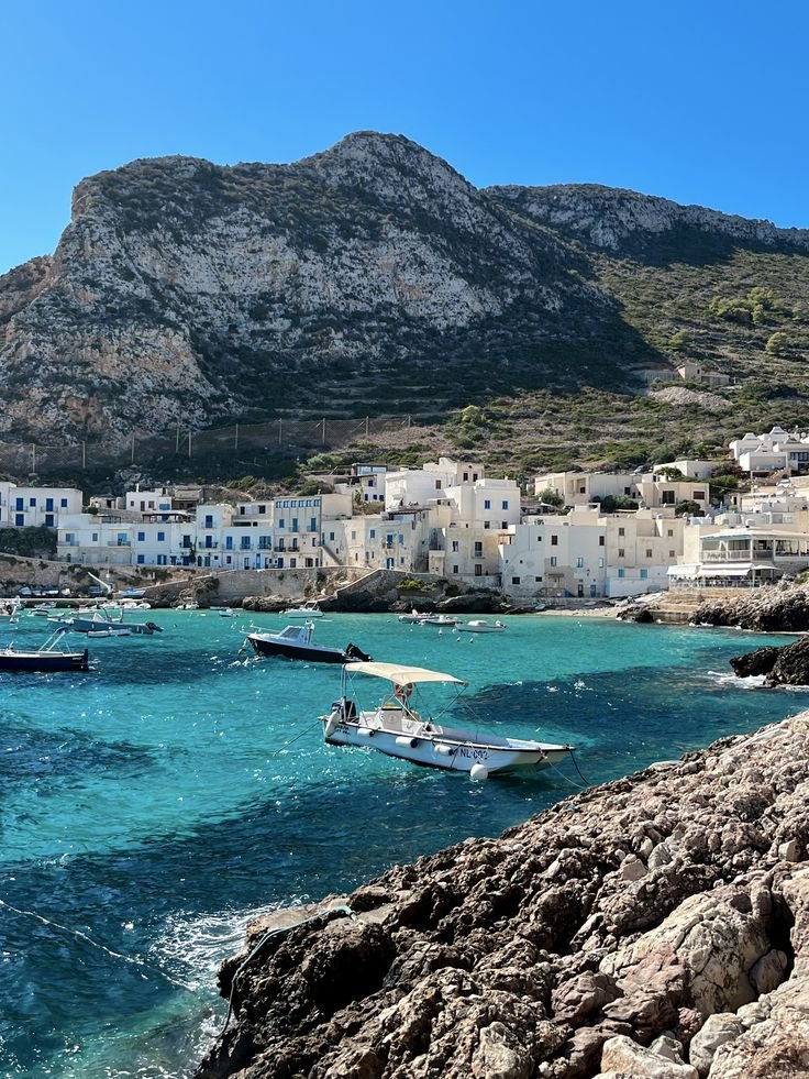 reminiscinbby's tweet photo. Sicily, Italy https://t.co/b3WNuucoT0