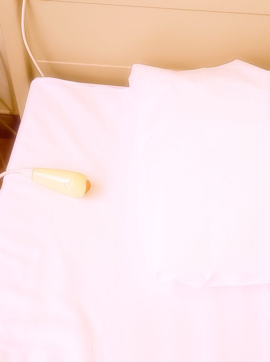 sa0n0dgrass's tweet photo. というわけで本日もお疲れさまでした、安定の抗アレルギー点滴で爆睡してました( ˘ω˘ ) https://t.co/PeUcbh0Ppk