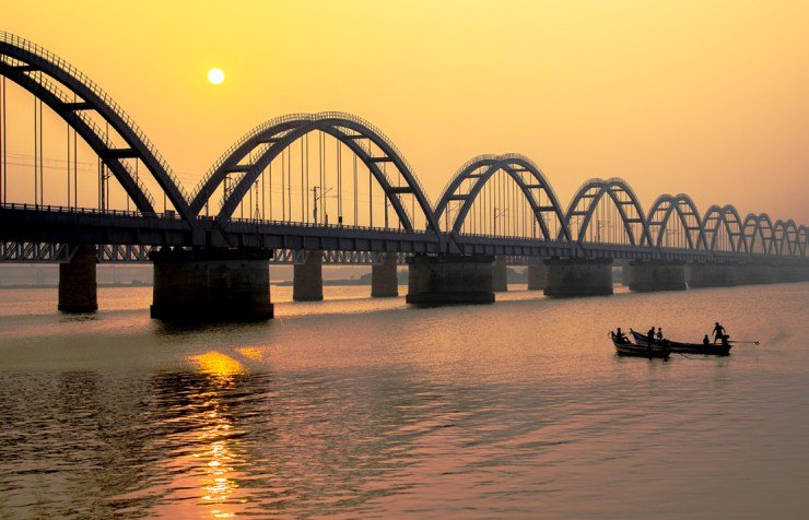AndhraNexus's tweet photo. 🚨 Rajahmundry to host World Tourism Day celebrations on September 27.

AP Tourism Minister Kandula Durgesh announced the celebrations as part of efforts to promote Andhra Pradesh as a leading tourist destination.

State plans to promote tourism through new packages, roadshows in India & abroad, and year-round festivals.
#Rajamahendravaram #Tourism
