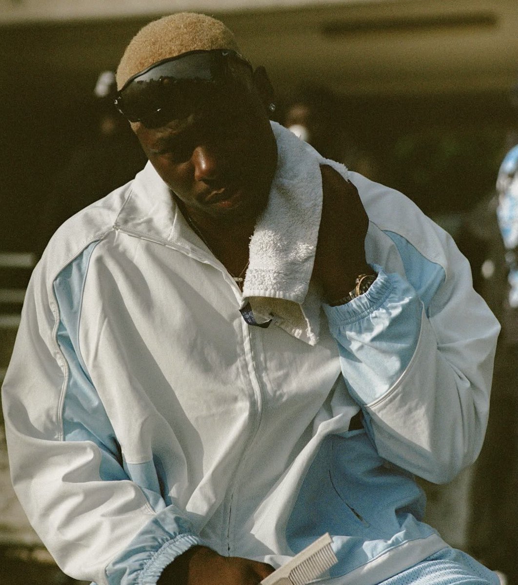 rvpfr__'s tweet photo. 🚨LES 6 FEATS CACHÉS DU NOUVEL ALBUM "WPOINTM" DE TIAKOLA ?? 😳👀

▫️BNÉ
▫️NIRO
▫️REMA
▫️LA MANO
▫️THEODORA
▫️JORJA SMITH

📆MINUIT https://t.co/ZKJK3rSted