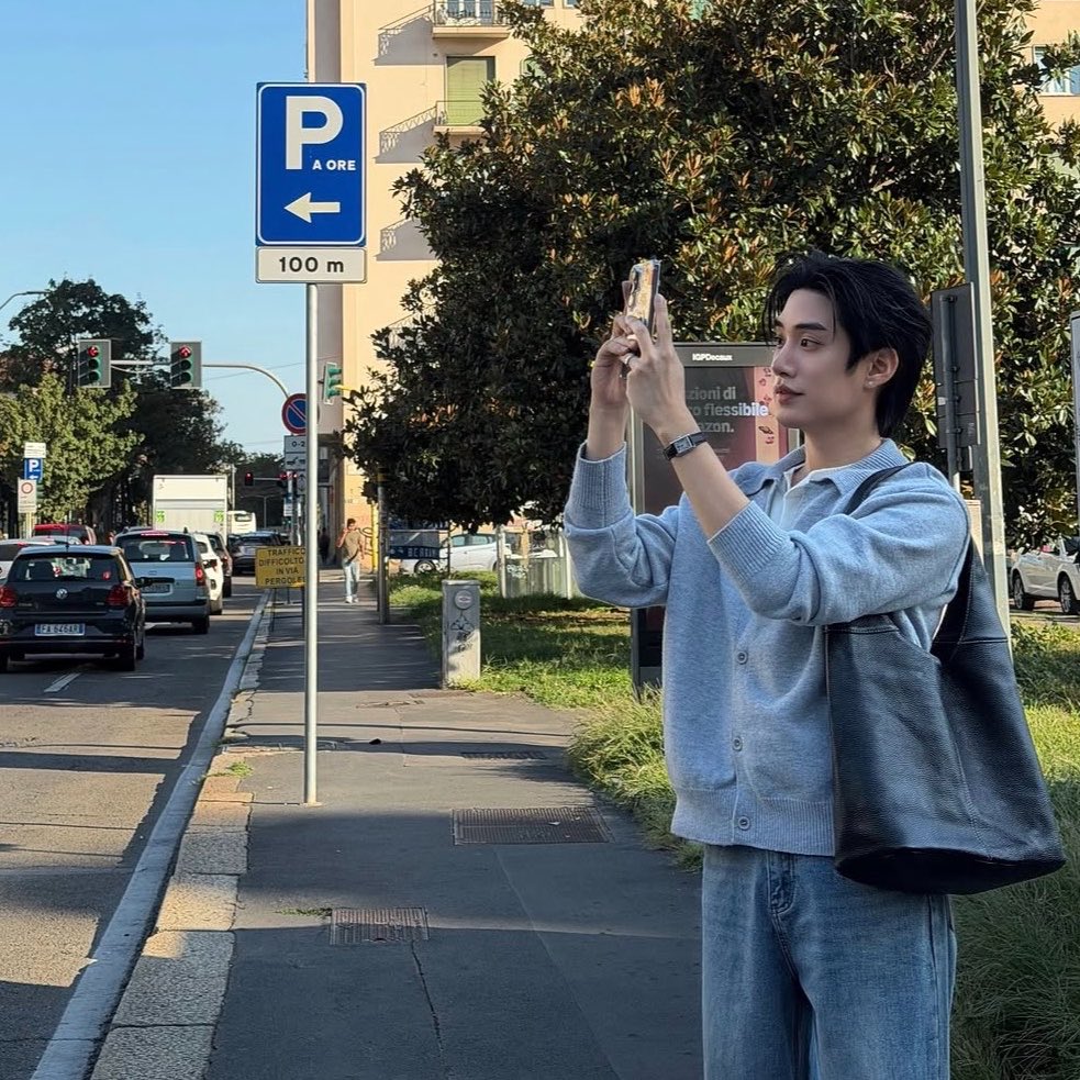 kodtypeloei's tweet photo. คุณ ลองหันมามองกล้องอินหน่อยครับ https://t.co/L2Y2WrAFVK