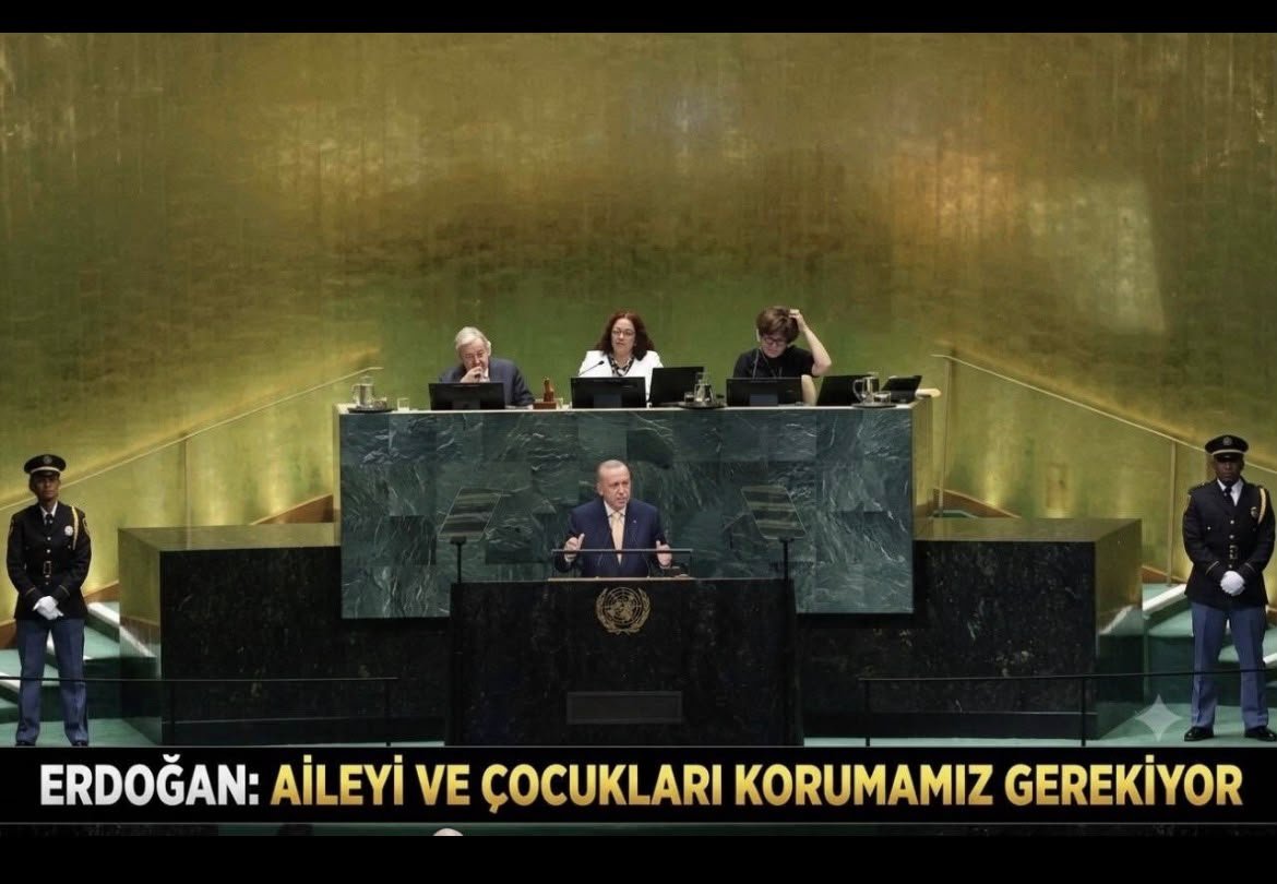 Alpaslanaytekn's tweet photo. @RTErdogan Sayın Cumhurbaşkanım, öğretmenlerimiz görev yeri nedeniyle eşinden ve çocuklarından ayrı kalmasın. #MebAileyiYOKsaydı Mazeret atamalarında yeterli kontenjan ve gerektiğinde İl Emri uygulanmasını talep ediyoruz. @RTErdogan @EmineErdogan @burhanduran @hasandogan @Selcuk https://t.co/qlxUTV2cTQ