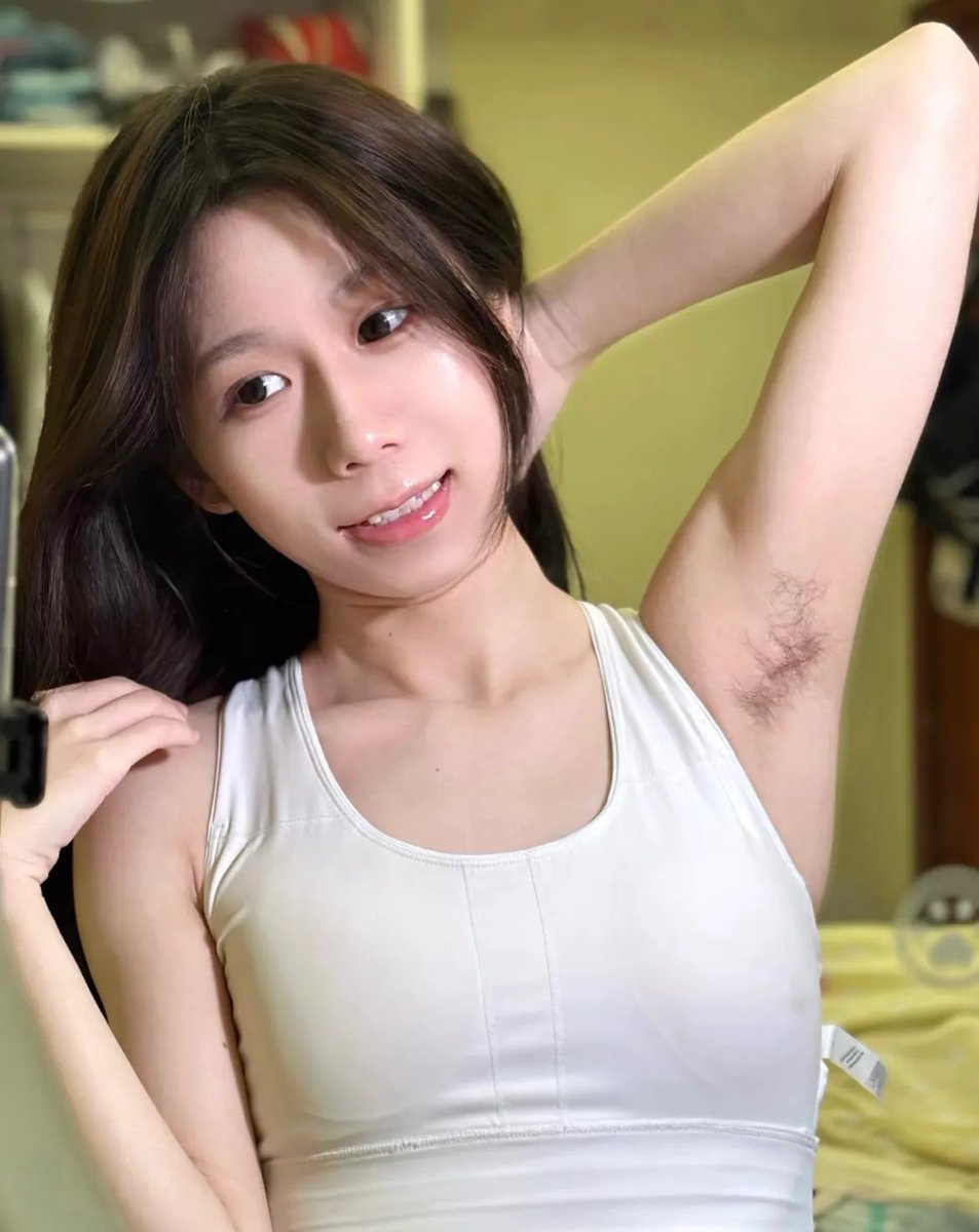 EsraCan41's tweet photo. 今天看到朋友的腋毛保养得特别均匀，忍不住感叹这几年毛发美学的进步，从专业医美机构的定制毛发管理，到社交媒体上的分享，真的越来越懂如何得体展现！， https://t.co/HxRYZxeBVh