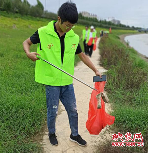 JoeScherledp's tweet photo. Campus Environmental Protection Club’s river clean-up is this Saturday at 9 AM! Meet at the north gate parking lot—bring gloves if you have them, we’ll provide the rest. Let’s keep our school river clean together! https://t.co/xzFPVyTQwF