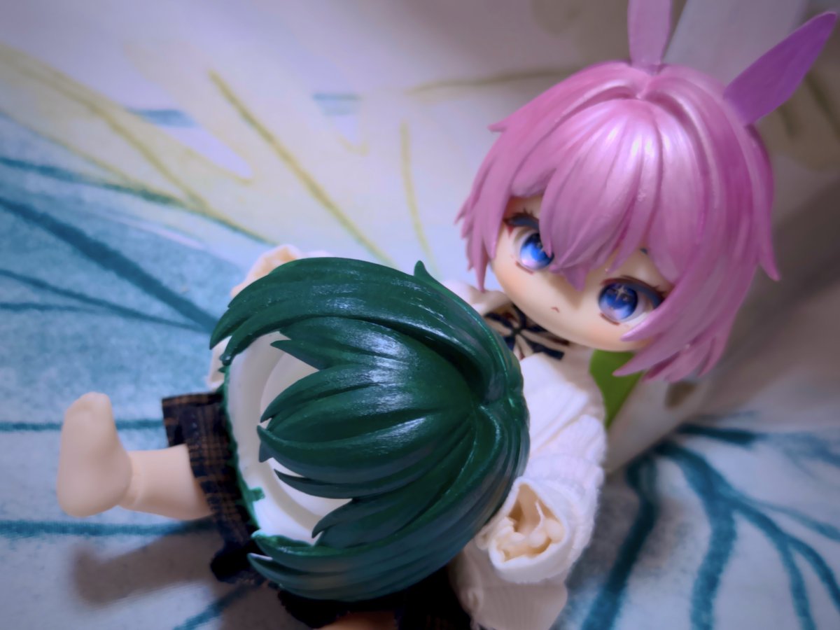 SanEr18156's tweet photo. 12的臉在噴漆
幫忙顧頭髮的13 https://t.co/oHgNqSDuho