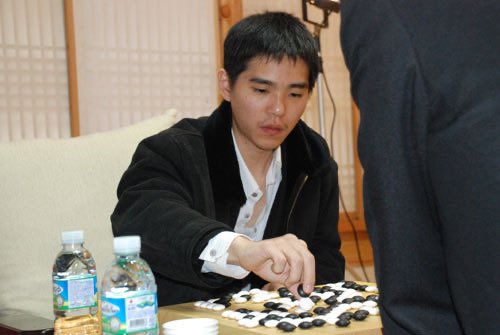 KayXHeifetz's tweet photo. 我觉得这些都是低胸装（露脐装）色诱对手的范畴
p1尤其sus https://t.co/zaAXzhHM6l