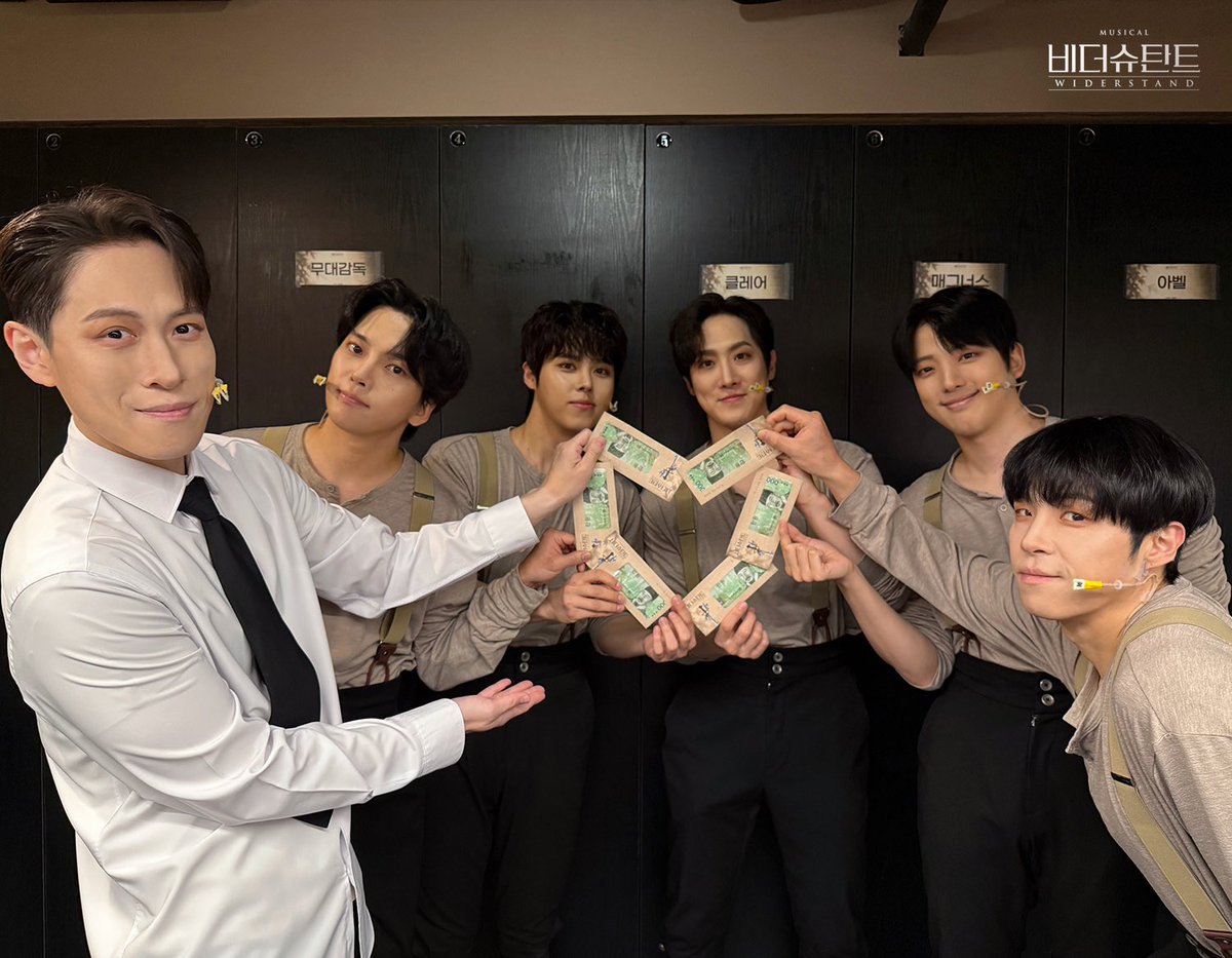 MYSTIC__CULTURE's tweet photo. [#비더슈탄트]

⚔️ 전석매진 기념 만원사례

9월 24일(목) 14:00 공연이 매진되었습니다.
오늘도 아이드 스포츠 학교를 찾아주신 모든 관객분들께 감사드립니다. 

-
𝟐𝟎𝟐𝟔.𝟎𝟕.𝟐𝟑 - 𝟐𝟎𝟐𝟔.𝟏𝟎.𝟏𝟏
뮤지컬 <비더슈탄트>
링크아트센터드림 드림1관 https://t.co/WC1YAKbgOe
