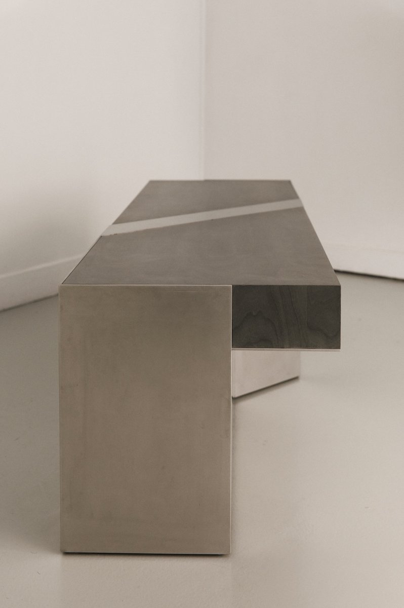 journaldesign's tweet photo. OPUS, cinq archétypes réinterprétés dans une écriture atemporelle
5 pièces sculpturales à voir en images ici : https://t.co/lJrH3YTZNB

#design #mobilier #furniture #acier #verre #bouleau #Provence #CHHO #madeinFrance https://t.co/rws40FZ0Xn
