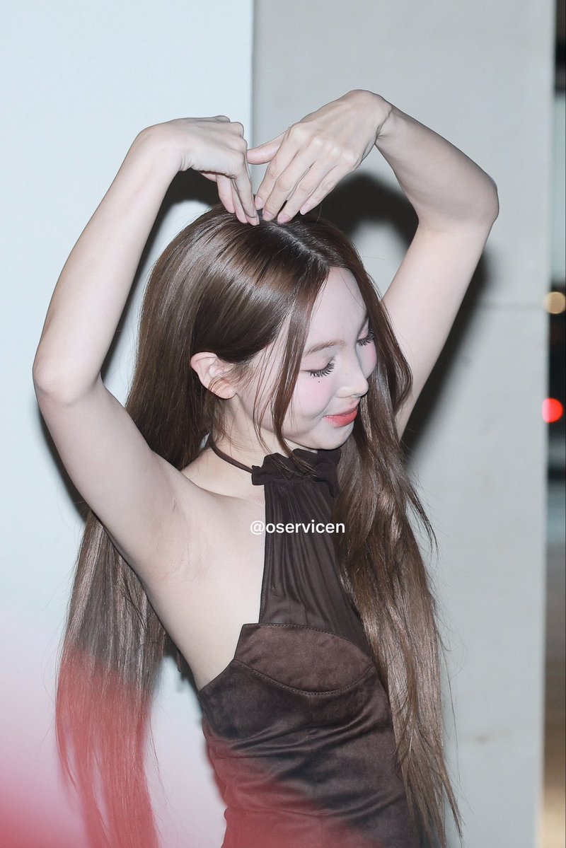 oservicen's tweet photo. 💙

#TWICE #트와이스
#NAYEON #나연 #ナヨン https://t.co/RhDRy4i1uk
