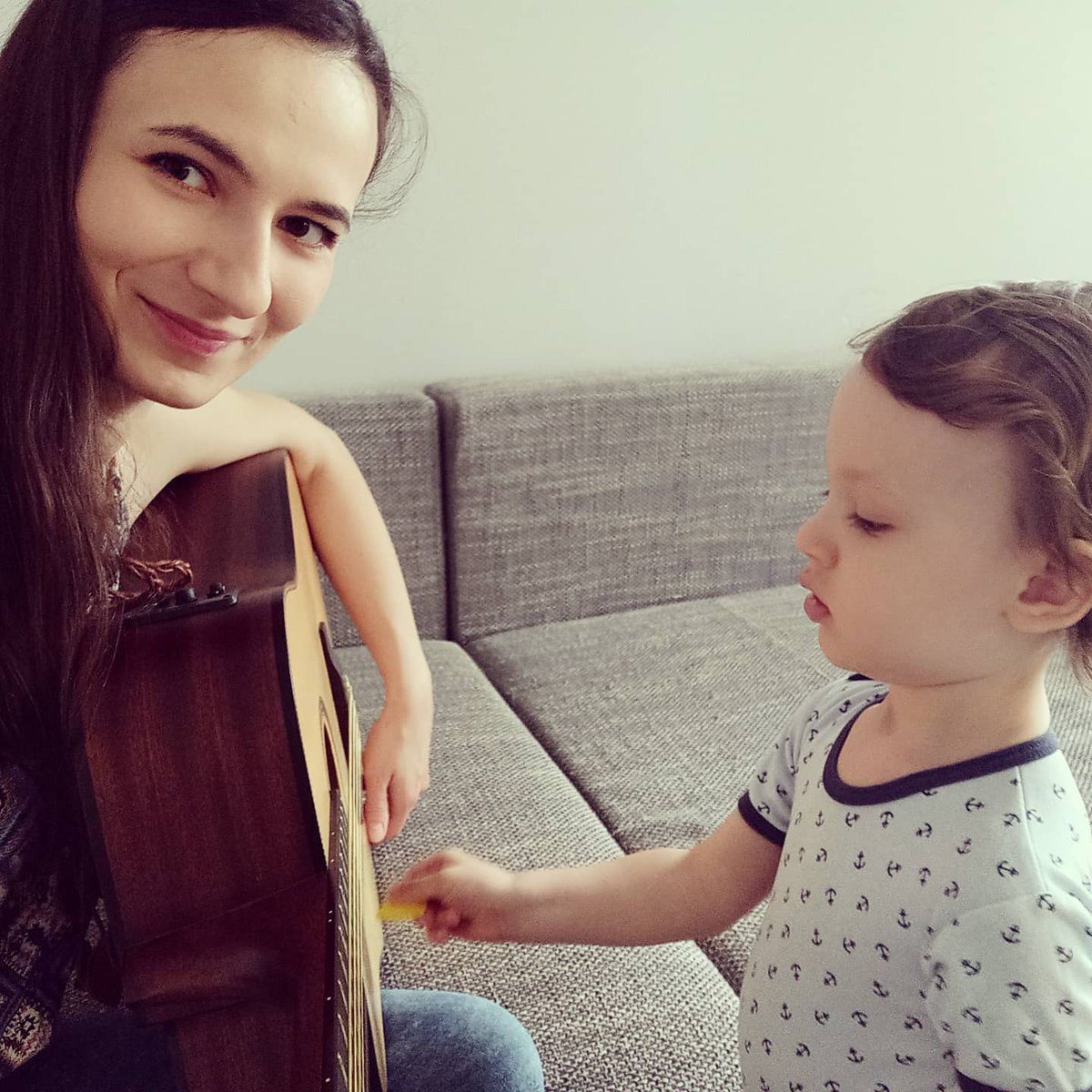 ValarieGatqs's tweet photo. WE’RE PLAYING ONLINE! @gitarowy_rekord_guinnessa 2020 https://t.co/qo3oOxdVT7