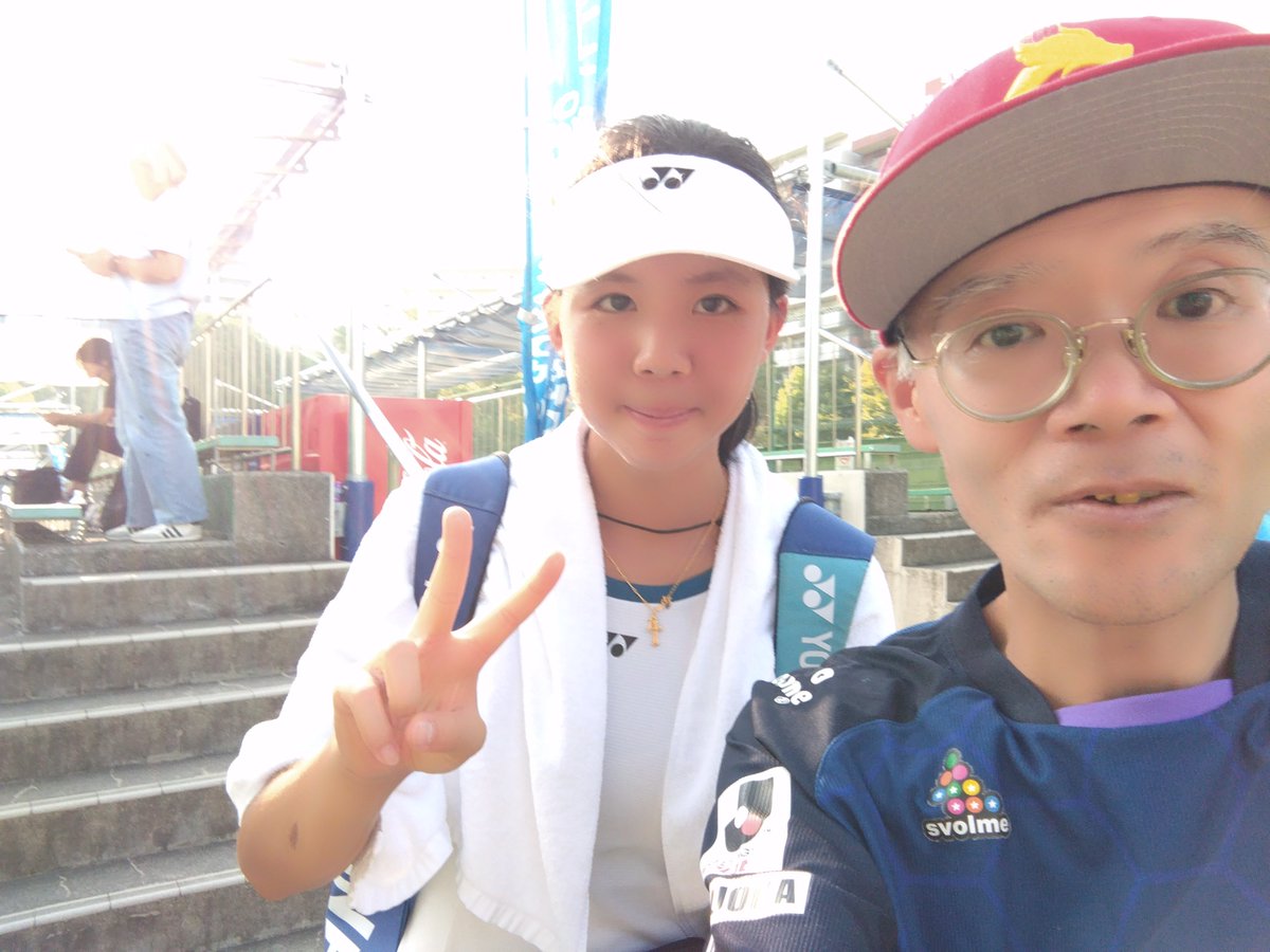 AVISPARUSSIA's tweet photo. 今日🎾世界SUPER JUNIORテニス
今まで史上
すごい試合観た
３時間越えの試合
🇨🇳中国のファンユウ選手
🇰🇷韓国のスウォン選手に
激闘です
互いに譲らず
てかファンユウちゃん
シード選手立て続けに
昨日は２時間越え
今日は３時間越え
最後ハイタッチして
明日行けないけど
頑張ってね https://t.co/vnxnuXKhnc
