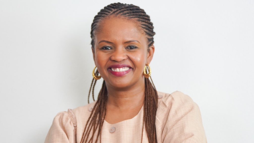 naseemak27's tweet photo. Kusela Diko really doesn't want General Masemola reinstated! Why?🤔 She insists that he should have challenged Mchunu's unlawful directives. Girl after your debacle with PPE you shouldn't be in Parliament. Irony- ANC and Ramaphosa are backing corrupt Mchunu by not firing him. 🤦‍♀️ https://t.co/KGukLphJju