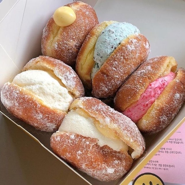 oic_happy's tweet photo. クリームたっぷりドーナツ！！🍩🤤 https://t.co/NUbTFfHGoL