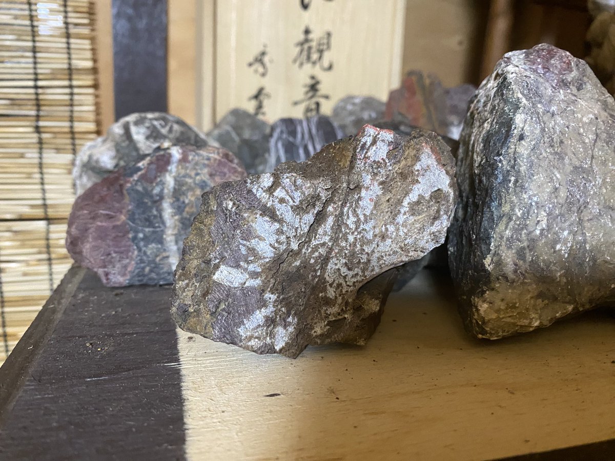 SEISHINIWASHIT1's tweet photo. 岐阜県本巣市根尾川の菊花石 https://t.co/bZ45GLhRBu