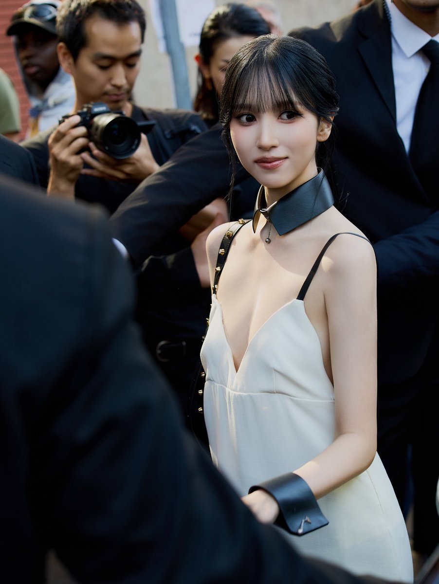 mintpengswan's tweet photo. WTH MINA https://t.co/4tPkA3mLMl