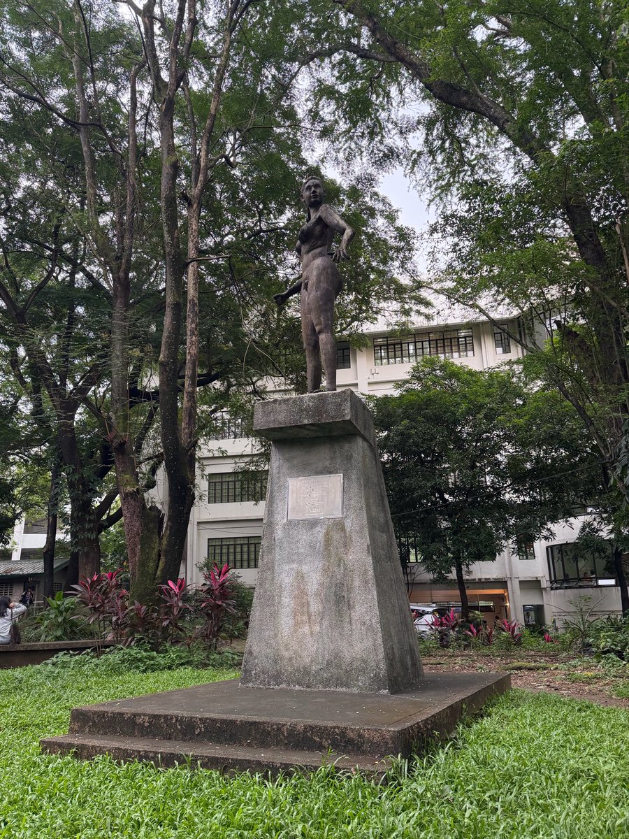 marxboroblue's tweet photo. ateh kahit matamaan ako ng kidlat d talaga ak papalag leg8 !! ang hirap tlg mag #edukasyon https://t.co/LbDvLTEKPo