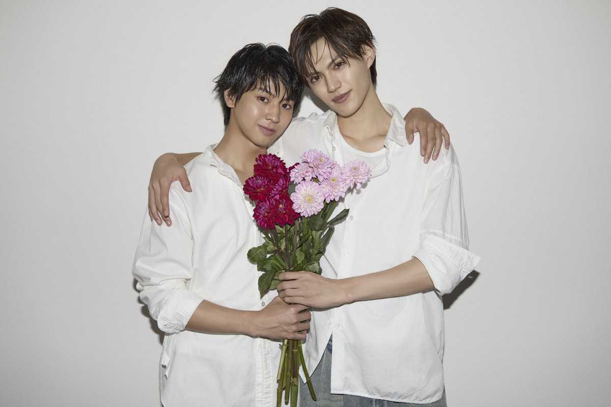 TVGweb's tweet photo. 「TVガイドPERSON vol.169」
10/13発売📚

藤本洸大&amp;簡秀吉が
レスリー・キー連載＆裏表紙に登場✨
「普段とは違う自分を引き出してもらった」

ドラマ「修学旅行で仲良くない
グループに入りました」続編放送記念㊗
本連載初となる2ショットに

https://t.co/SOfyOdasvu

#ドラマ修学旅行 https://t.co/ZIcTasRnb4