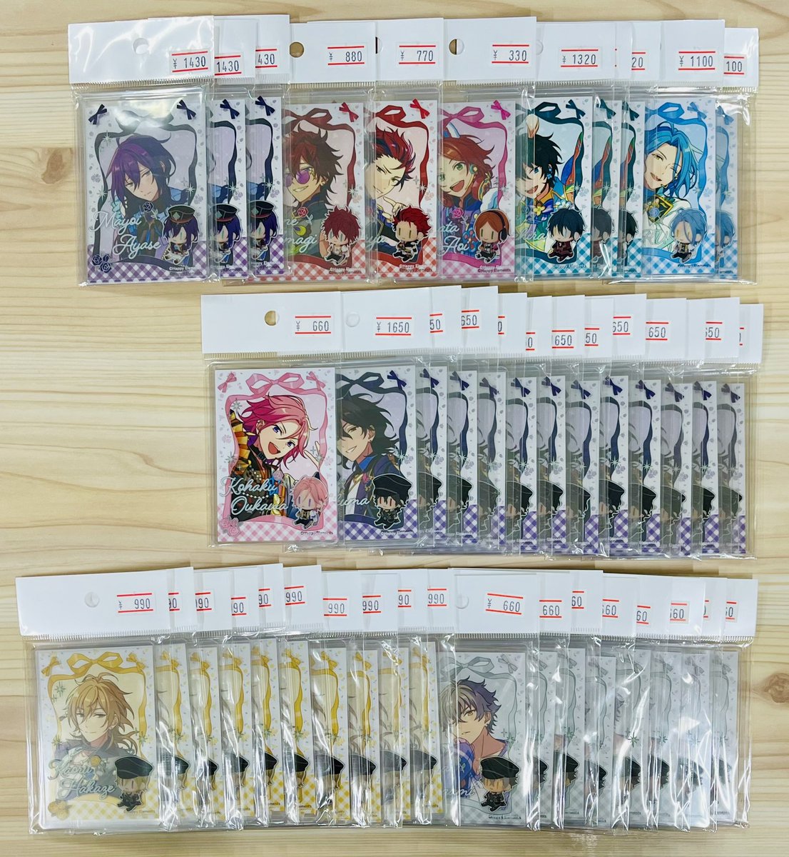 KOALA_IKE2nd's tweet photo. 【🐨入荷情報🐨】

あんさんぶるスターズより、
ミニブロマイド&硬質カードケースコレクション が入荷しました❣️

マヨイ みか ひなた 燐音 HiMERU こはく 零 薫
晃牙 アドニス なずな 創 敬人 紅郎 維吹 司
レオ 泉 凛月 夏目 つむぎ 斑

ご来店お待ちしております✨✨

#KOALA入荷あんスタ
#KOALA池袋 買取