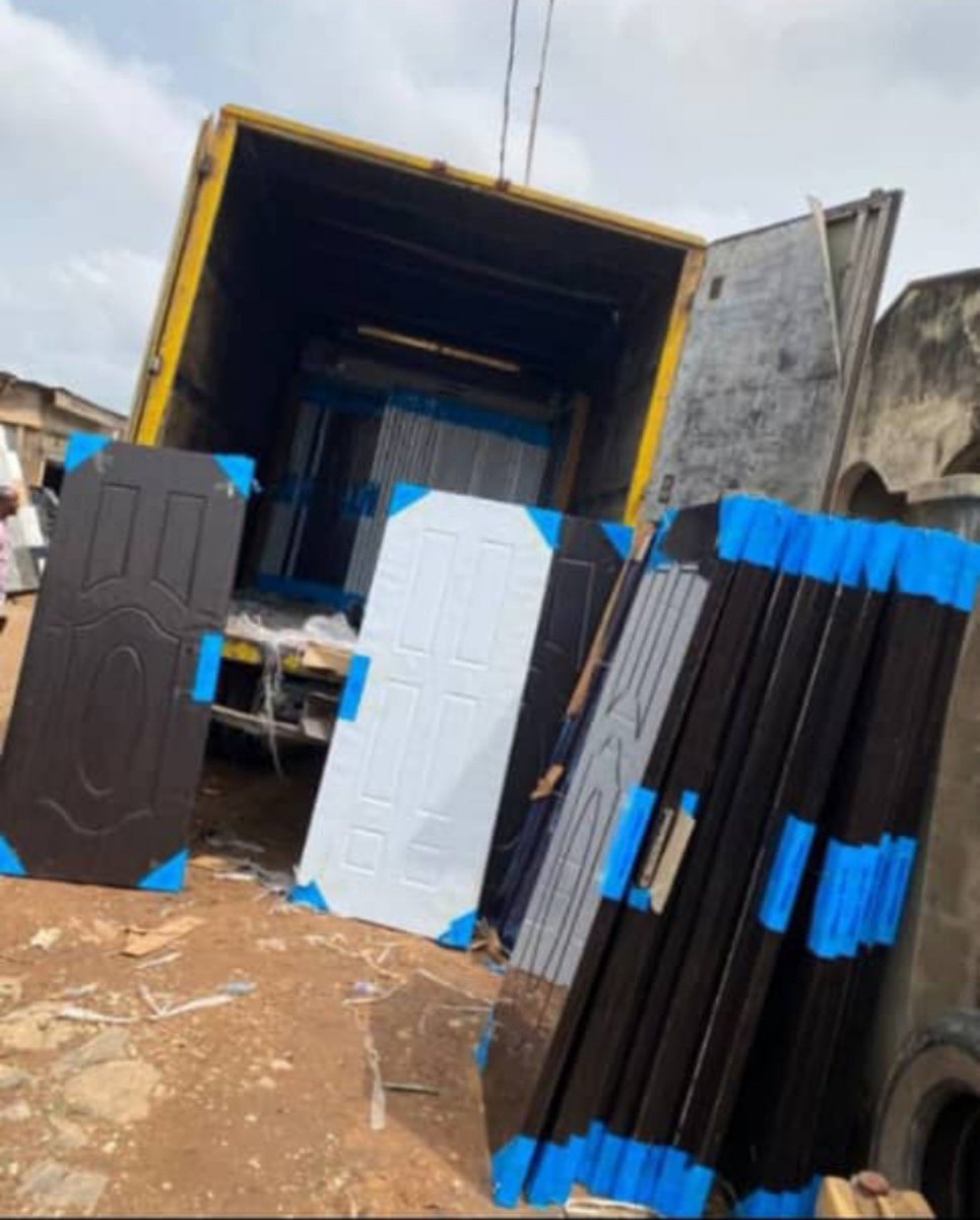 HenryDgr8t's tweet photo. What are you buying from us today,,, tiles or door
Gm https://t.co/VLHh4e9gZk