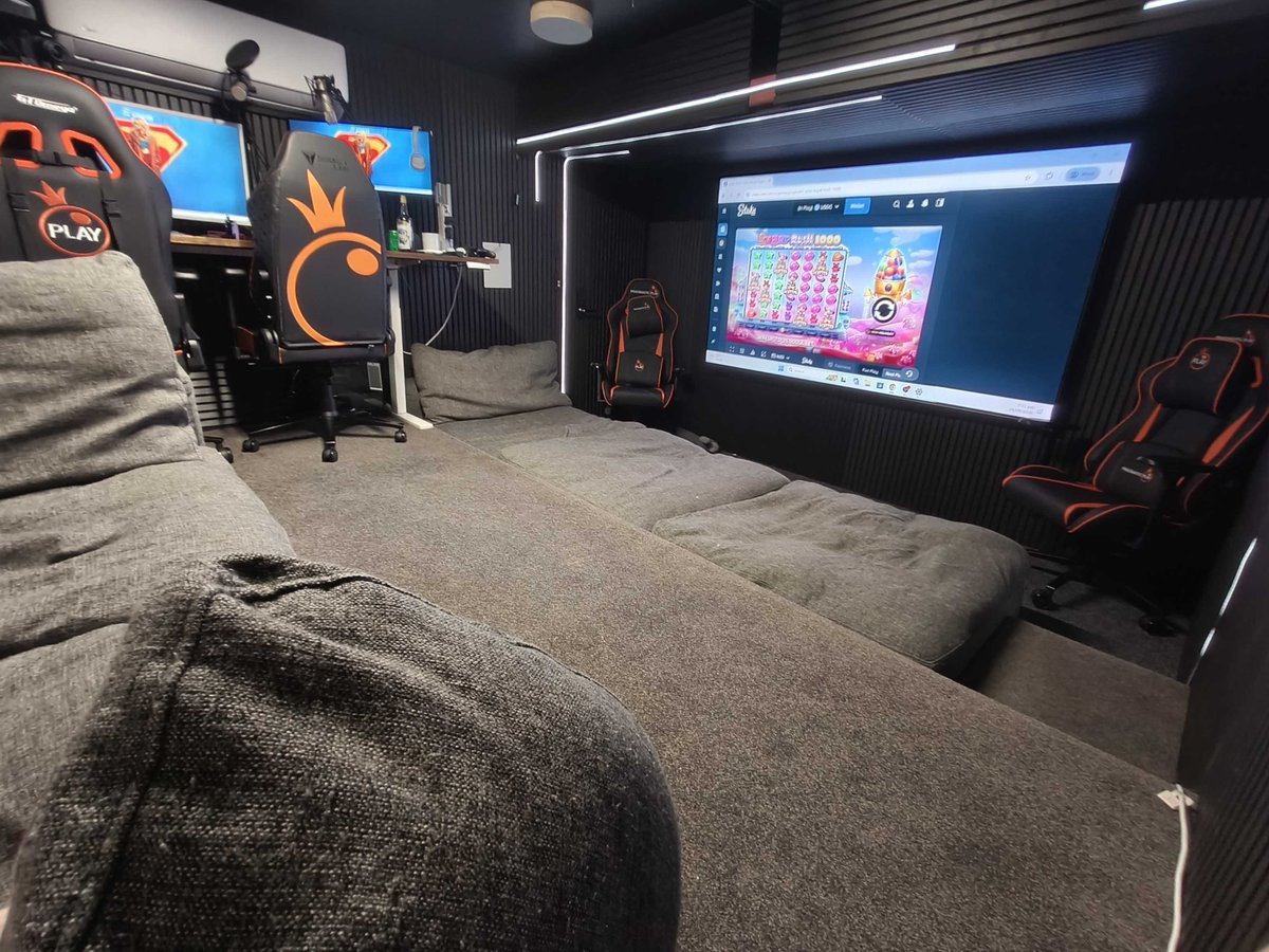 wannagambles's tweet photo. I’m not saying I’m a whore for @PragmaticPlay merch… but this is getting out of hand 😂🔥 https://t.co/FzWV9Eov4u