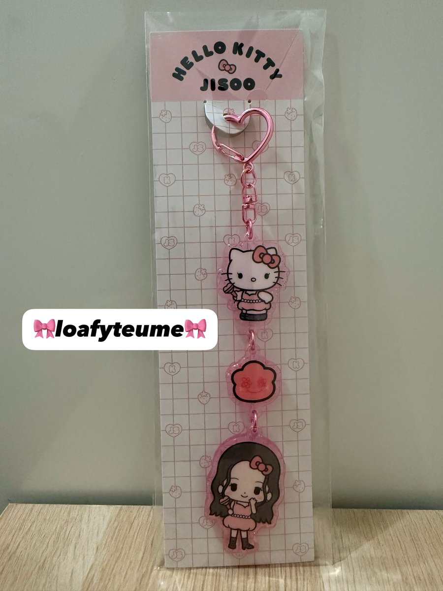 loafyteume's tweet photo. Wts // Want to sell 
🎀 Hello kitty x Jisoo

Acrylic Keyring 
💸250k (negotiable)
Condi bagus, masih baru 

Bisa co oren
dom bandung

t. Wts jisoo x hello kitty, jisoo, blackpink, shumon jisoo, underprice https://t.co/MNAcrXzpIB
