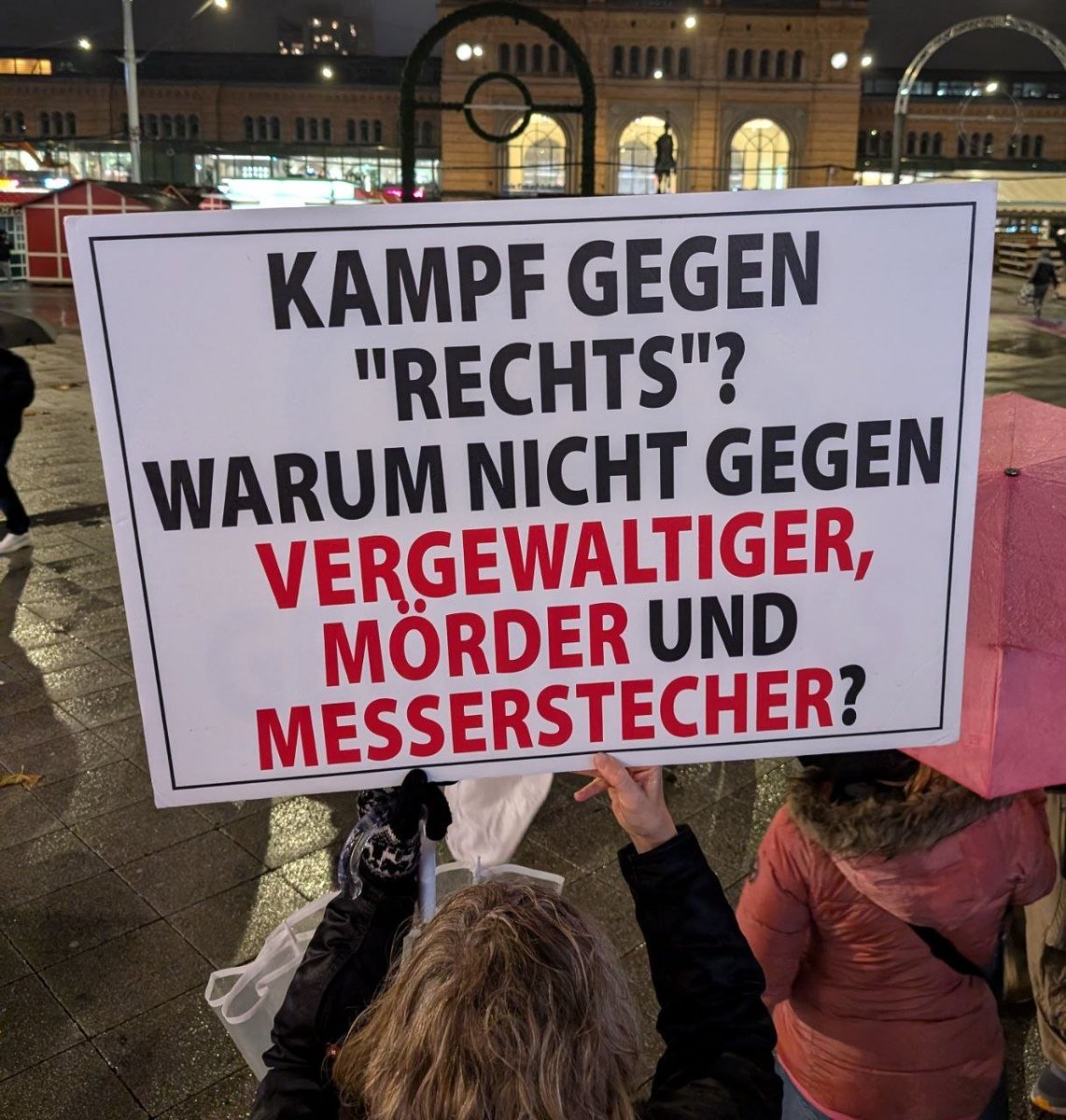 DeutscherSchfe3's tweet photo. Größten Respekt für diese Frau. Für ihren Mut, diese zwei Fragen öffentlich zu stellen. 💪 https://t.co/S4T9u9uTfM