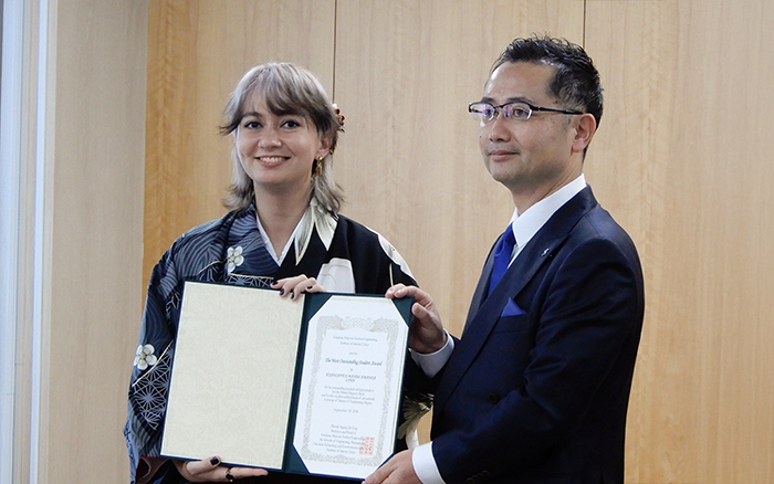 zc_lab_titech's tweet photo. 令和8年9月原子核工学コース修士課程修了 優秀学生表彰が行われました。
松本研究室のEIJANSANTOS MANDO AMANDA LYNNさんが最優秀賞を受賞されました。
おめでとうございます。
https://t.co/gCW7Vqt3iQ https://t.co/W2NkDJUnro
