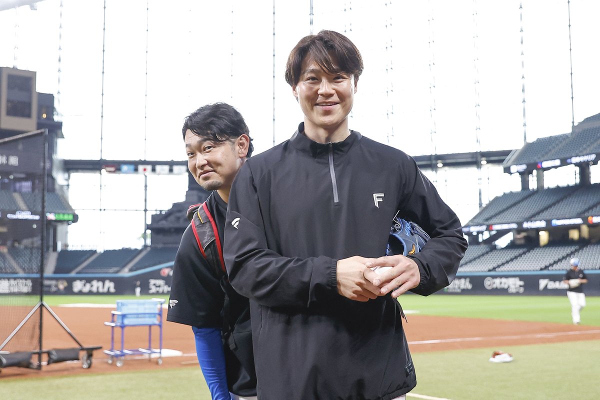 FightersPR's tweet photo. 池田隆英投手、有薗直輝選手が一軍に合流です！

#ドミれ
#lovefighters https://t.co/v7oLFiVeWM