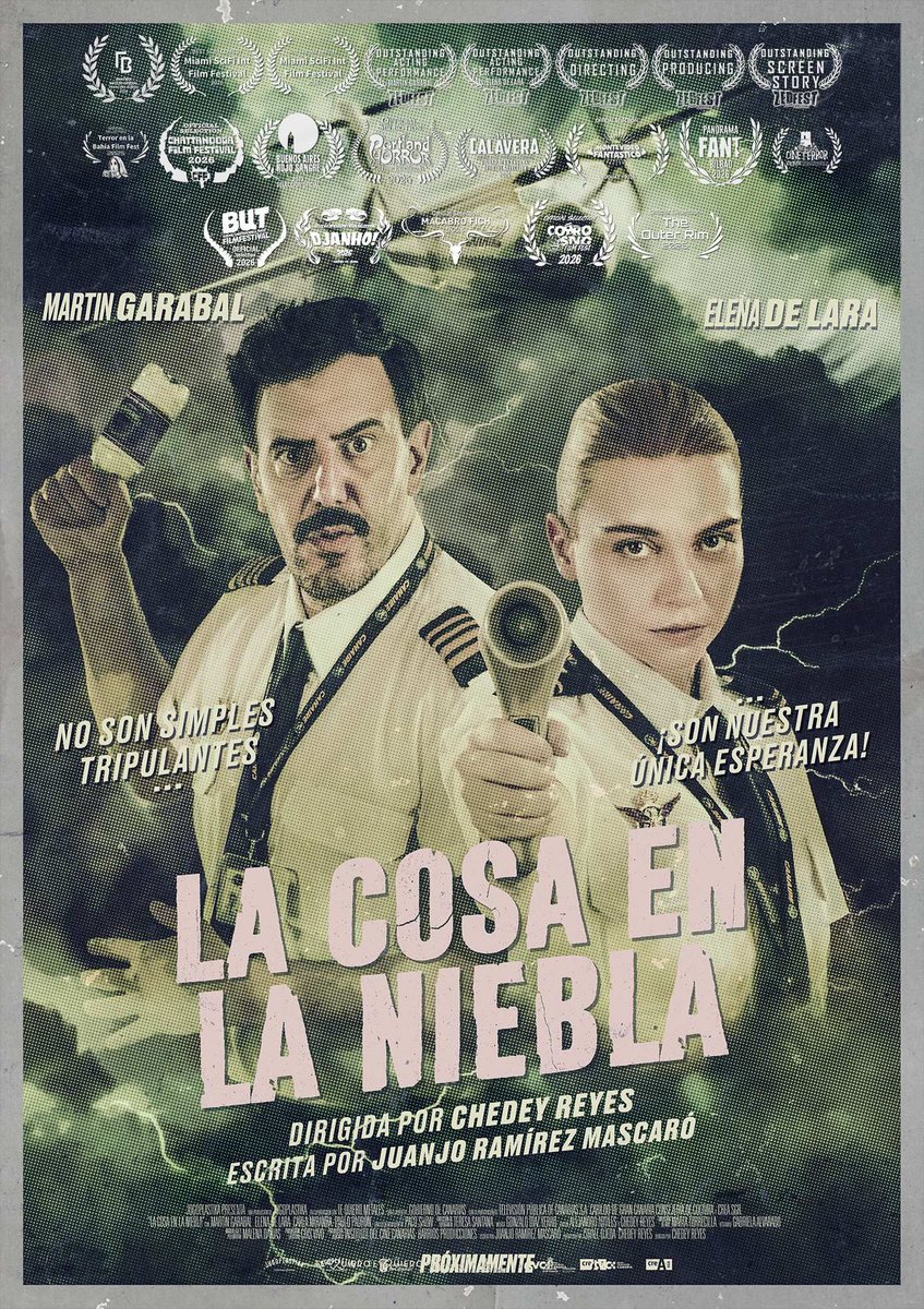 teatenerife's tweet photo. 🎥🛬 #TeaTenerife proyecta durante dos semanas 'La cosa en la niebla', de Chedey Reyes. La película, con espíritu de serie B de los años 80, está ambientada en la cabina de un avión.

📆 Del viernes 25 al domingo 27
📆 Del viernes 2 al domingo 4
🕖️ 19h

https://t.co/FnoJMZYTyG https://t.co/Vp5G4GamPx