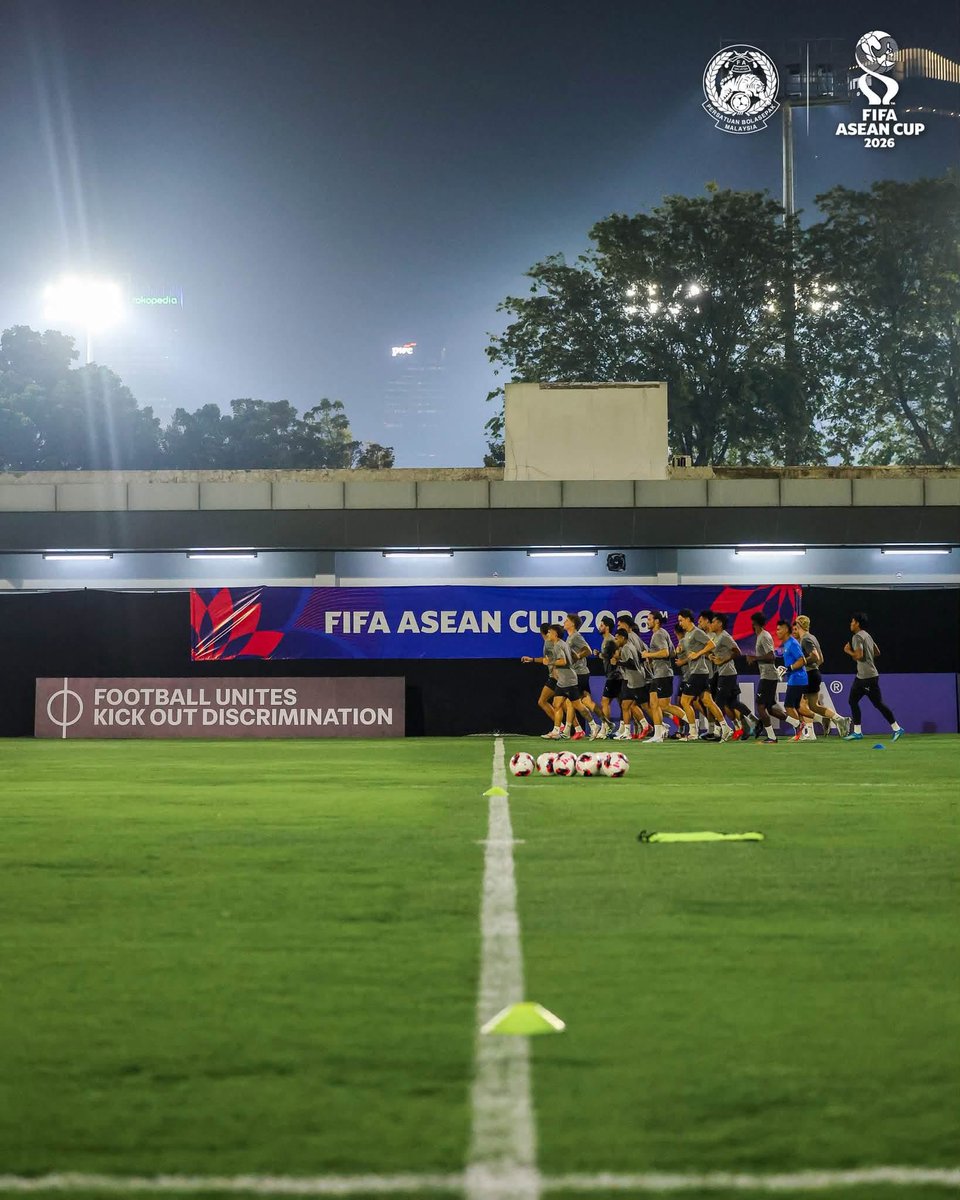 anwaribrahim's tweet photo. Ramai yang bertanya di media sosial saya semalam mengenai siaran langsung perlawanan Harimau Malaya dalam FIFA ASEAN Cup 2026.

Alhamdulillah, saya nak kongsikan berita baik. RTM akan menyiarkan secara langsung perlawanan Harimau Malaya, bermula dengan perlawanan menentang Bangladesh esok. 

Ayuh, kita beri sokongan padu kepada pasukan negara! 

🇲🇾🐯⚽

#MalaysiaMADANI 
#HarimauMalaya

Kredit: Malaysia National Football Team
