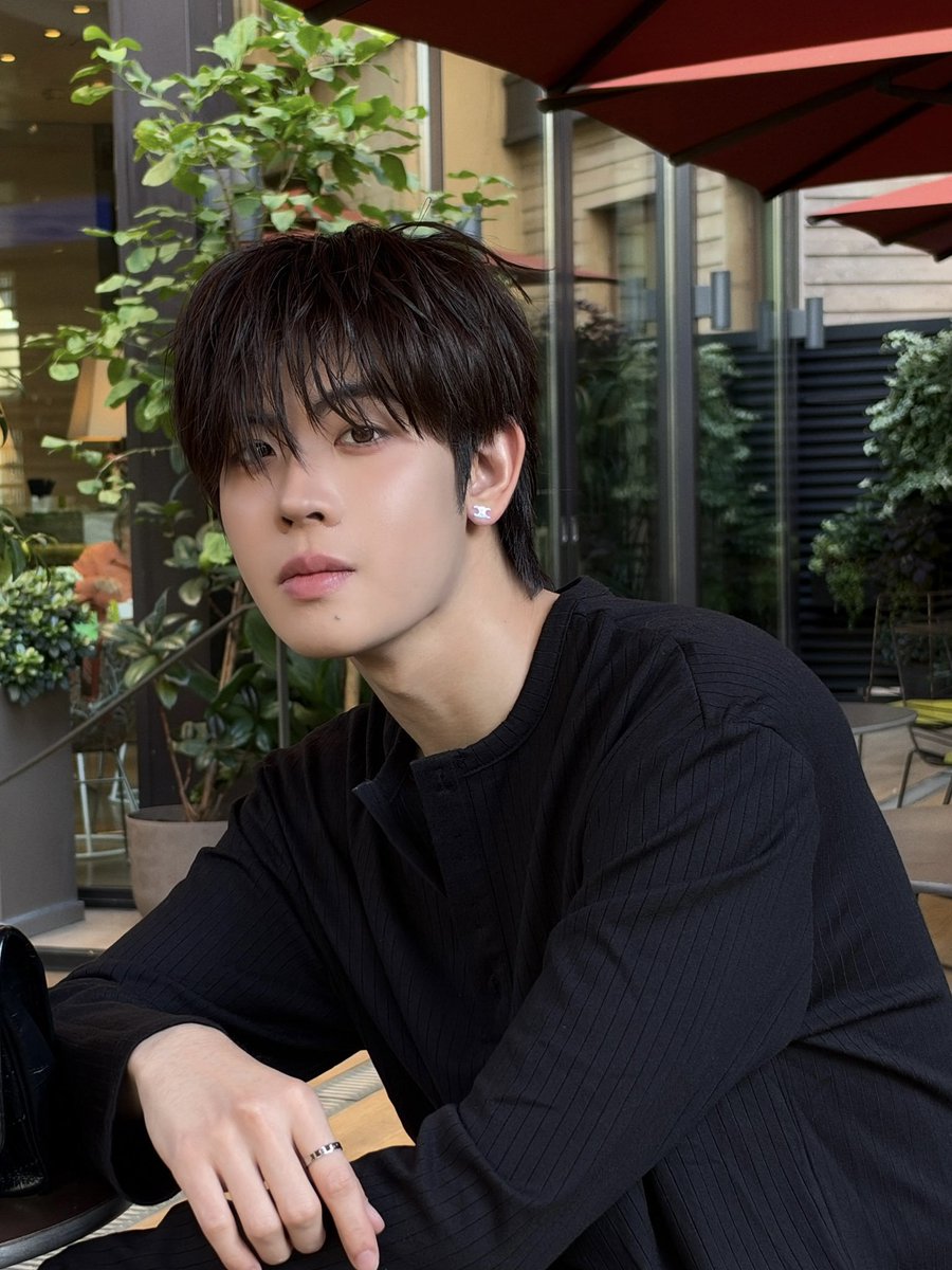 24sepmyfav's tweet photo. ฟังนะ กล่องแดง 🤧😭

#Firstone https://t.co/xYwh0KbIme