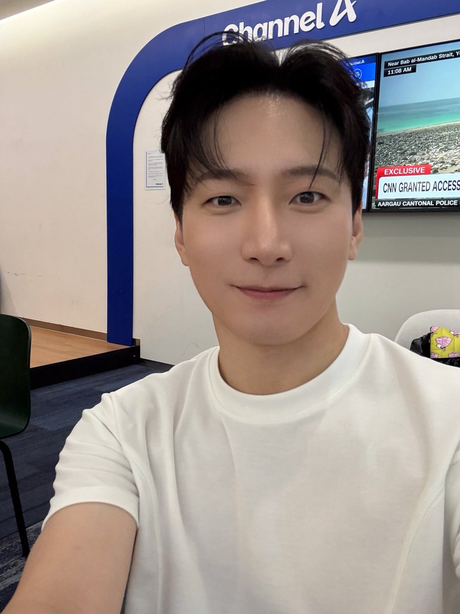 PALMTREE_IS's tweet photo. #진태화 에게 패배는 절대 용납할 수 없어 👊
온 힘을 다해 뮤덕고사 백점 맞으리라 💯

#애홍동 입부를 위한 #진나단 의 뮤덕고사 도전기! 
지금 바로 #스튜디오띠딧 에서 확인해보세요 📝❣️

🔗 https://t.co/v4d24EBwcO

DRACULA : The Musical
2026.07.10-2026.10.18
LG아트센터 서울, LG SIGNATURE 홀

#JINTAEHWA #뮤지컬배우
#PALMTREEISLAND