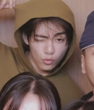 taeguide's tweet photo. Barefaced Taehyung mogging as usual https://t.co/Ol5DhSxTOF
