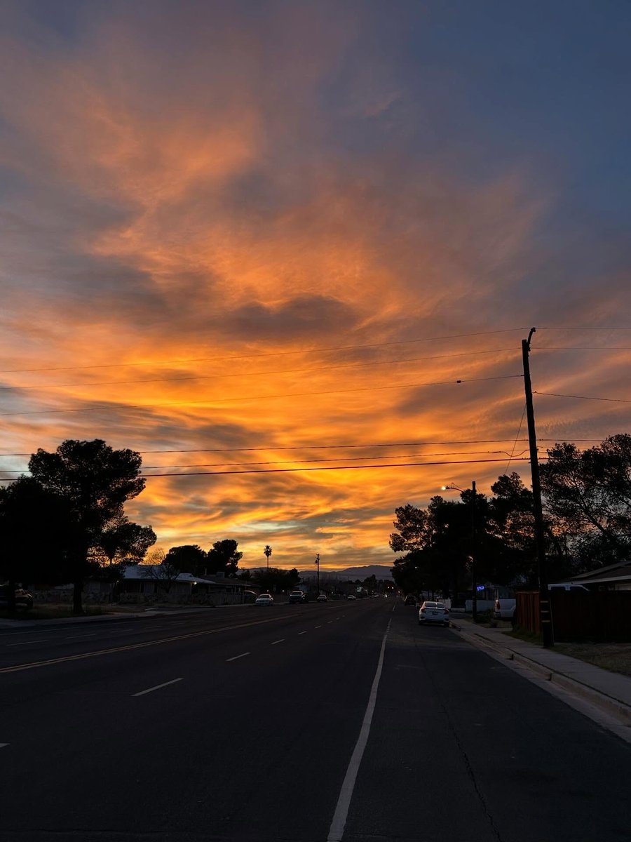 willln's tweet photo. Finally home. I’ve missed these beautiful skies. https://t.co/LMmyTFJLH4