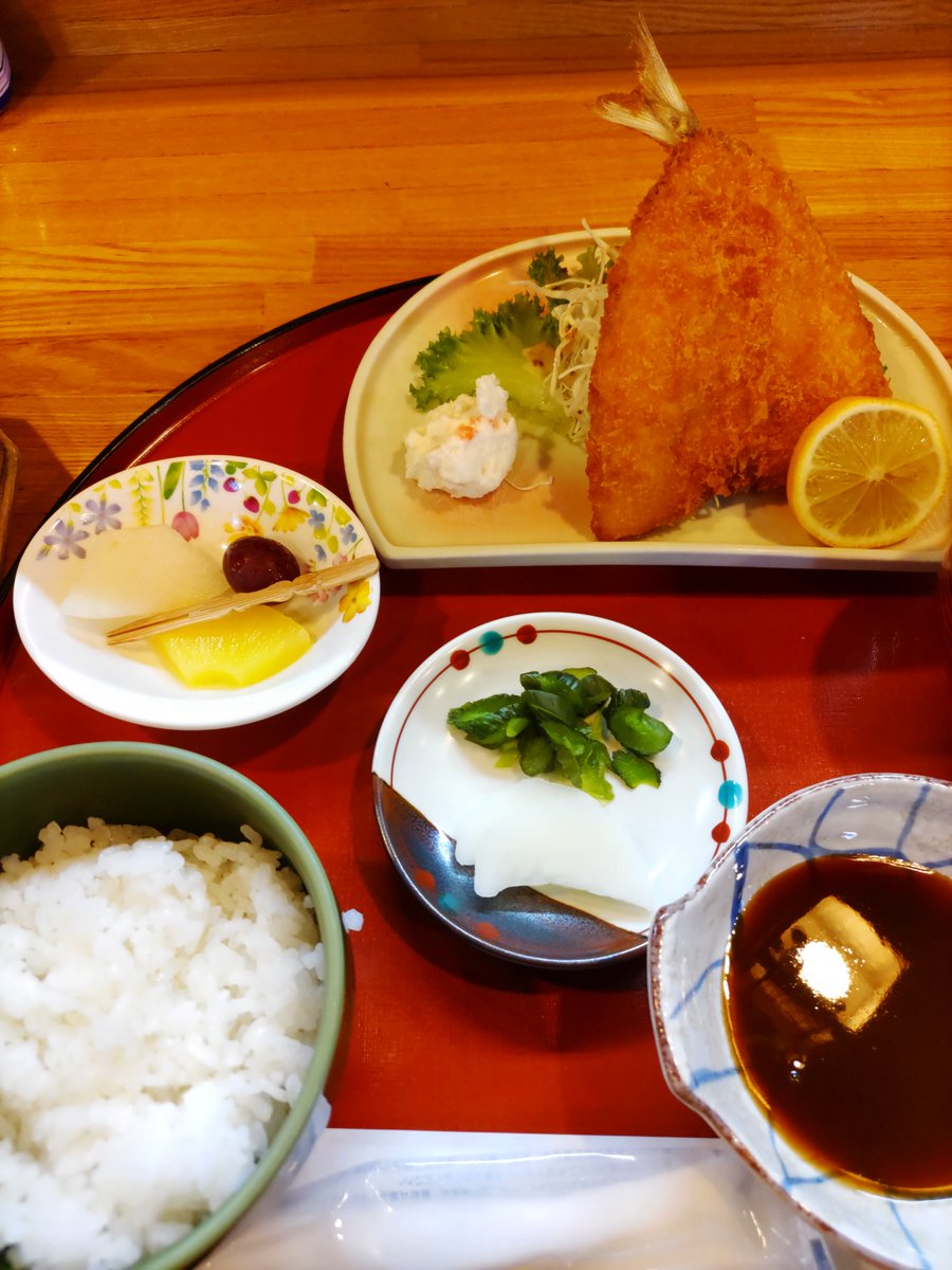 akabaikusan's tweet photo. 珠洲は珠洲でお手伝いを待っている方々がいるのに名簿を見たら人がいないので今回は珠洲入り

昼ごはんは「せきやま」でアジフライ定食😋

木曜日 お疲れさまです🍻

#共に前へ！能登・熊本・富山・福井
#ボラキャンすず
#にっぽん応援ツーリング2026 No22
               https://t.co/E9SoVqeFRH https://t.co/SMJINJq3V1