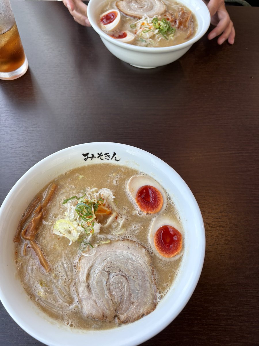 ruri__008's tweet photo. みそきん
店にいた子供が「お前やりますねぇスギィ‼️」とか「何をしてんの⁉️」とか言ってて神だった https://t.co/I1YuGk11Gg