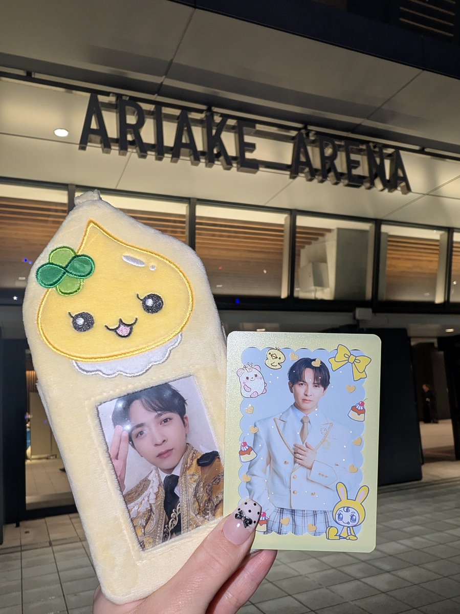 omochiii_oql4's tweet photo. 露骨に吉田仁人さんだけ硬質ケースに入れてて本当に失礼 https://t.co/BPr5xcgeJc