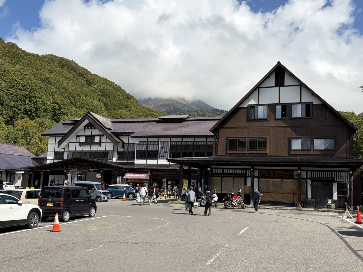ok_makoto's tweet photo. 歴史ある名湯の酸ヶ湯温泉とは対照的に、
標高1,400mの山の大自然にある藤七温泉、どちらも秘湯感たっぷりの名湯をハシゴしました🏯♨️×⛰️♨️ https://t.co/zxNiYJaXTR