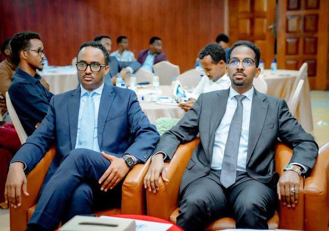 FadumoL89324's tweet photo. Astaanta maamul wanaagga waa hufnaan iyo xisaabtan ku dhisan xog dhab ah. Tallaabada ay qaadday Wasaaradda Qorshaynta waa tubta saxda ah ee horumarinta dalka. 📊🇸🇴
#Somalia #MoPIED #GoodGovernance #Mogadishu https://t.co/rSvwjFkEJd