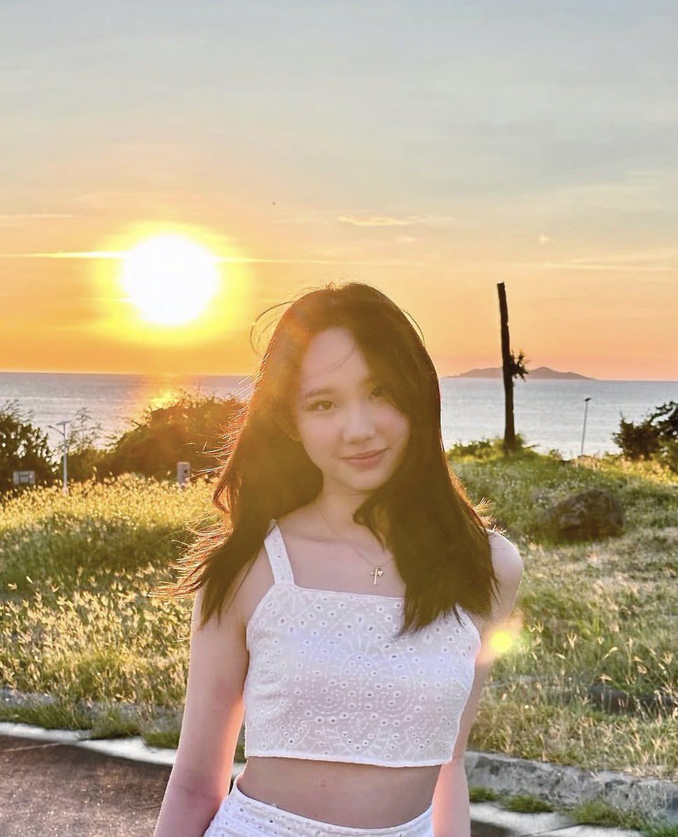 officialxonara's tweet photo. @mozarella_lala [ #XONARA_ELLA ]  

i was so young here like 17?

XONARA FIRST MENPA
@officialxonara
#XONARA #XNR_MENPA https://t.co/loALSuLvbn