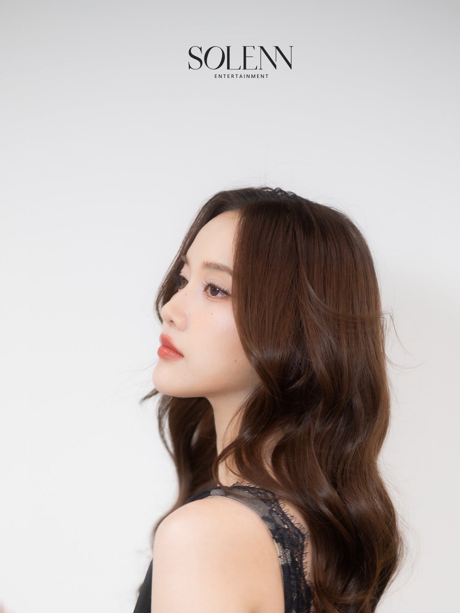 Surya_F87's tweet photo. F is Freen or First🤔😎

First gl actress..  
First gl series... 
First female Thai Brand ambassador..
First Thai actress to attend Metgala... 
First Thai actress in vogue Taiwan cover...
First Thai Female Actress for grace "SPUR" Japanese Fashion Magazine...
History Maker👏👏🔥🔥...Proud of you Queen 👑