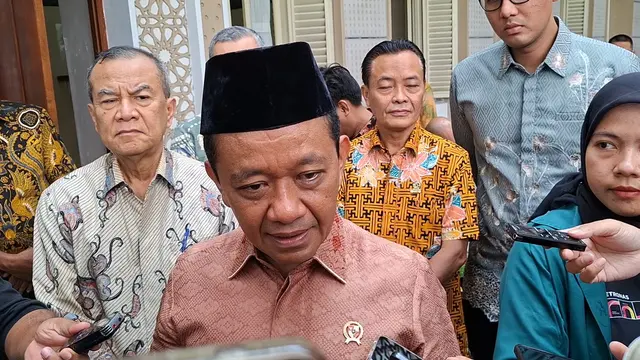 LambeSahamjja's tweet photo. bahlil ajak investor bangun data center di indonesia:
- dia jamin listrik full
- tidak ada pemadaman samsek
- pasokan energi bakal di pakai suppport data center
- ada plta sungai mamberamo di papua potensinya 23 gigawatt
- ada juga sungai kayan di kalimantan potensinya 12 gigawatt