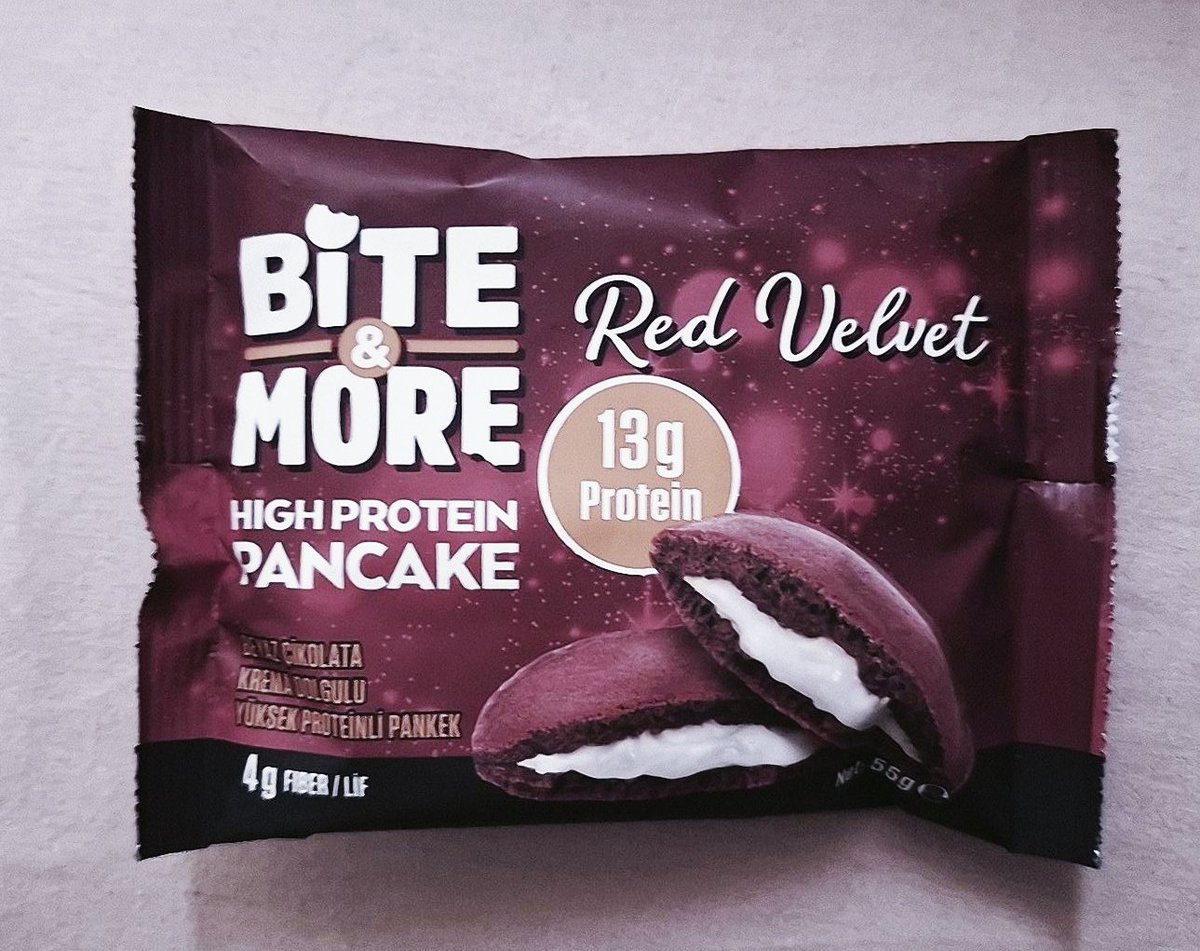ririkanim's tweet photo. Bite &amp; More Red Velvet Pancake 6.5/10

Ya bence bu pankeklerin pek aman amanlığı yok.. bunun yerine süt burger yemek kesinlikle tercihimdir ama keki bayağı hoşuma gitti, yinede sarmadı pek beni.. 178kcal 13gr protein için çok bence https://t.co/zBsBkvXle0