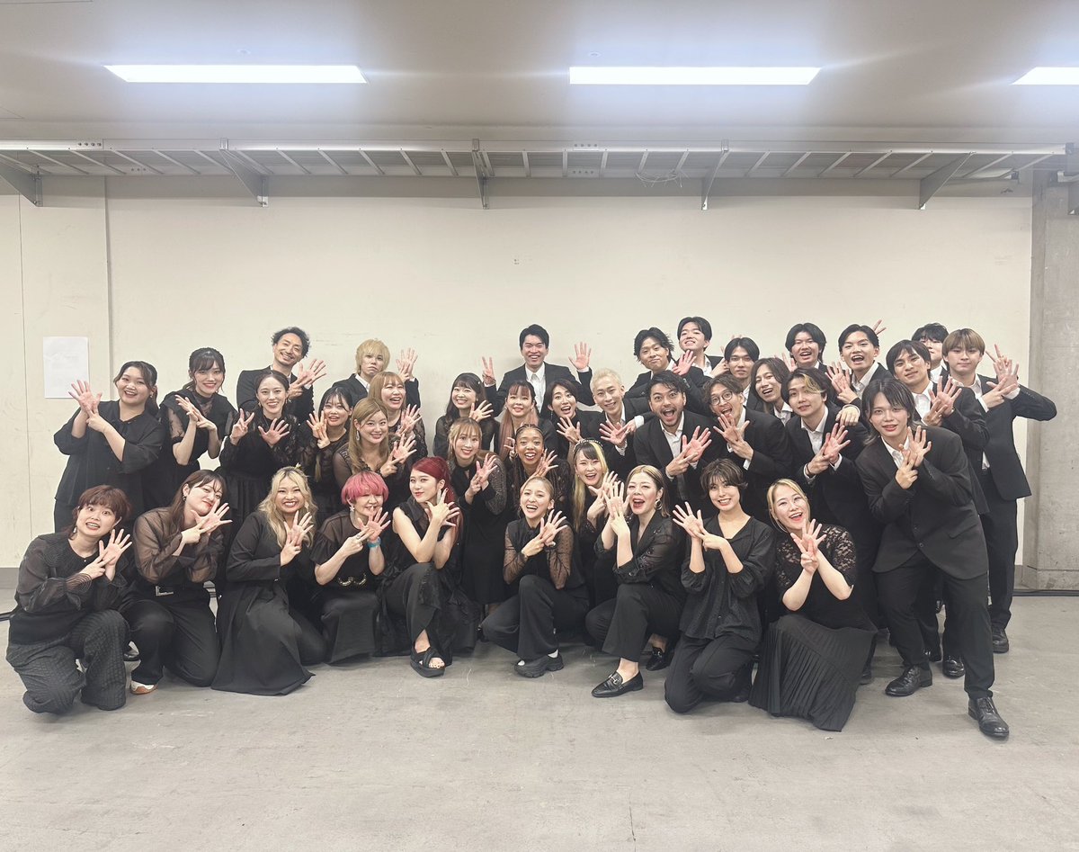 emi5n_blenda's tweet photo. 【NANA MIZUKI LIVE GRACE 2026 -OPUS Ⅳ-】
国立代々木競技場第一体育館
水樹奈々さん7年ぶりとなるオーケストラライブ9月22日、23日と、コーラス隊として参加させていただきました🎤✨
チェリーボーイズの皆様にフルオーケストラ、コーラス隊総勢120名超の大・大所帯！！

凄まじくも心地よいサウンドに、奈々さんの澄んだ歌声が突き抜ける、壮大で荘厳な贅沢空間でした。
オーディエンスの皆様の光の海を奈々さんが可憐に舞う姿が本当に美しくて。

このような素晴らしいライブに参加させていただき、大変光栄です。
ご来場いただきました皆様、各演者の皆さま、あらゆるスタッフの皆さま、関わってくださった全ての方々に心から感謝申し上げます。
#水樹奈々
#LIVE_GRACE_4