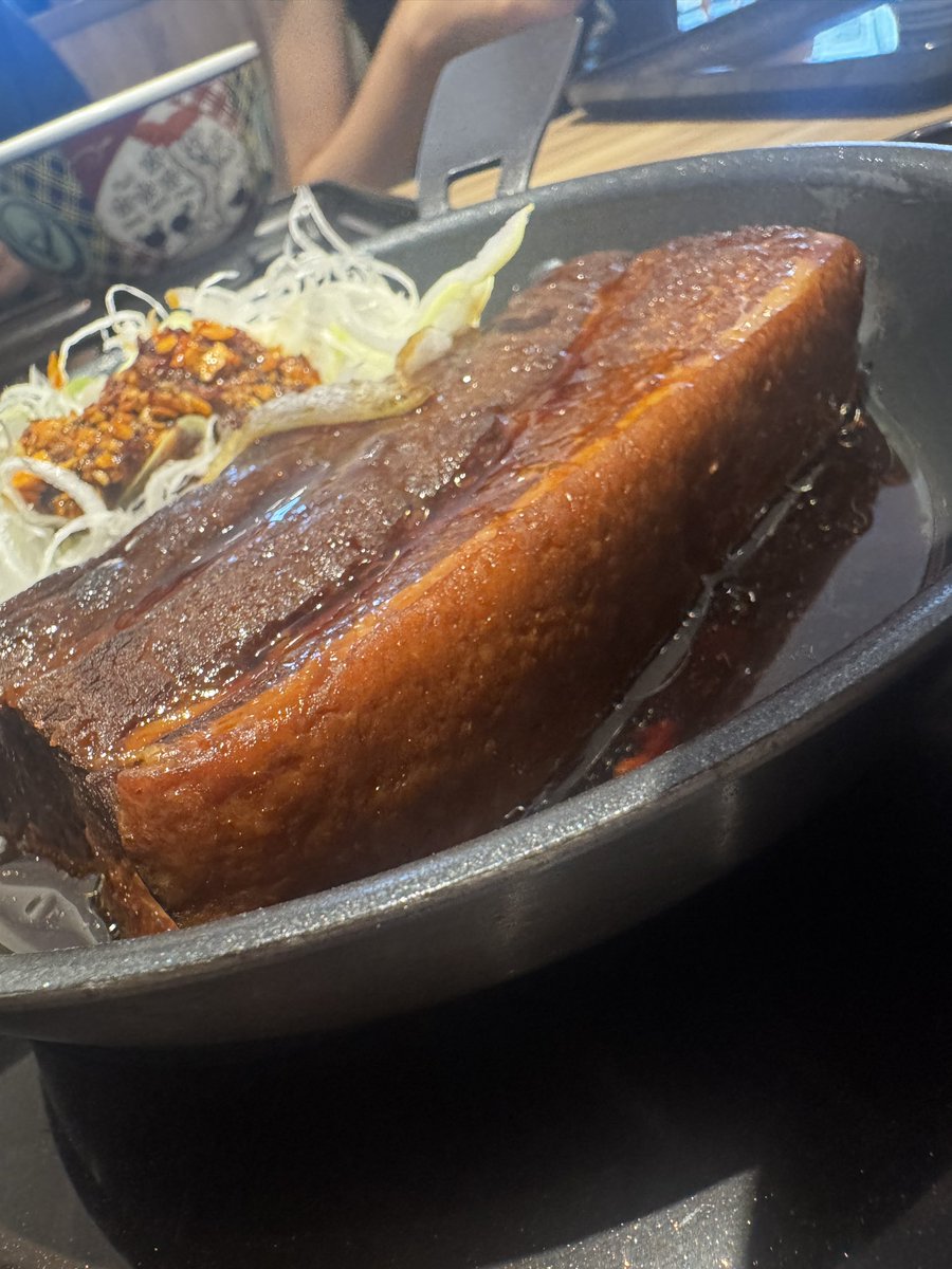 madamsonorite's tweet photo. 牛しばきに来たけど 噂の 豚角煮にしてみた  ほろほろでネギラー油も

うんまい😋

#晩ごはん #夜ごはん 
#晩飯  #おうちごはん https://t.co/SqbImX1RS2
