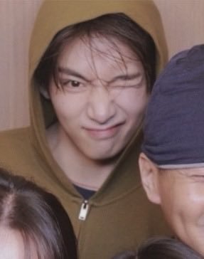 bluescomets's tweet photo. my cutie ☹️ https://t.co/waz8KJ7UW0