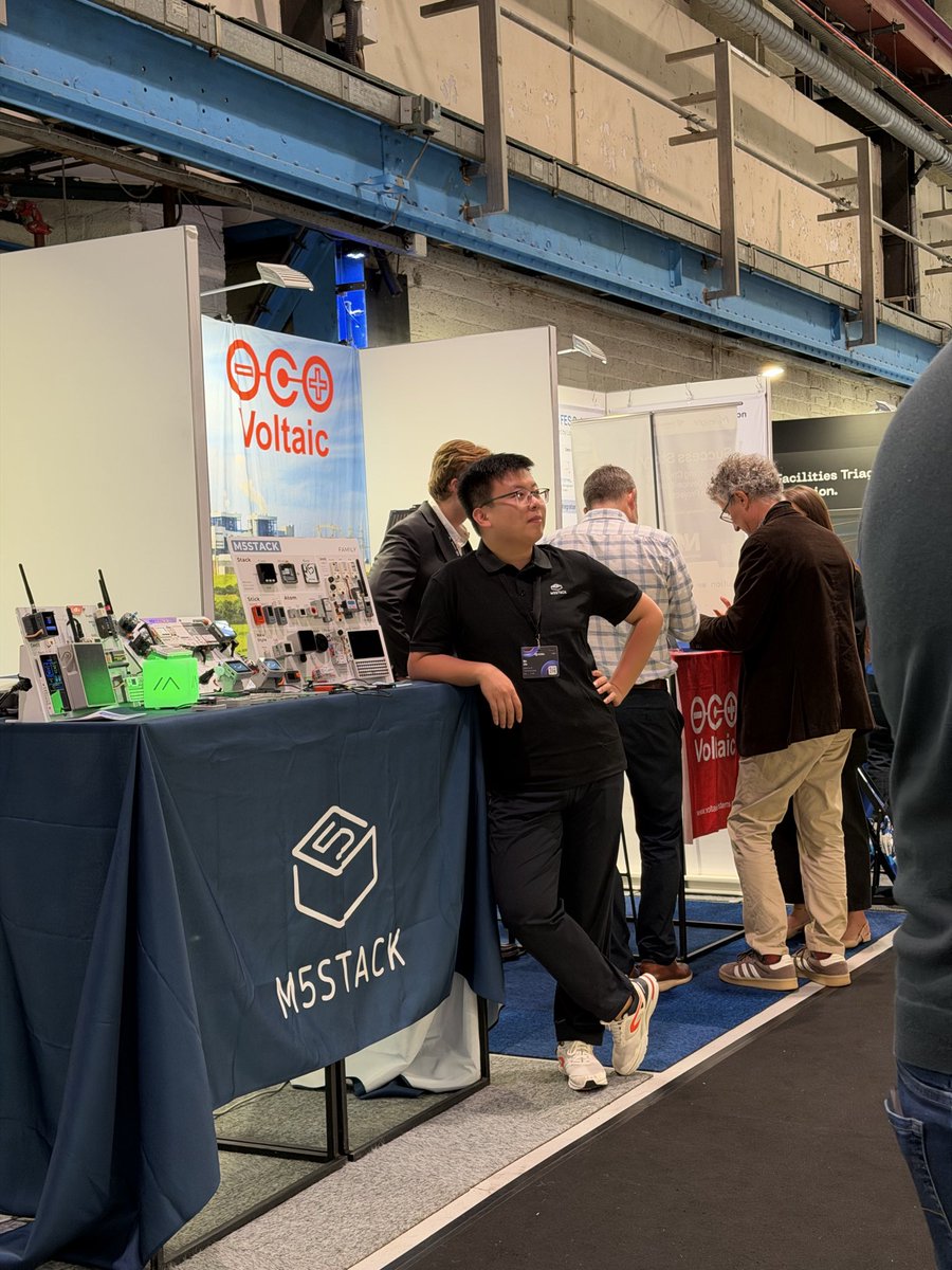 its_hard_2_name's tweet photo. The Things Conference✌️
#m5stack #meshtastic #LoRa #LoRaWAN https://t.co/sgA3gkHPAL