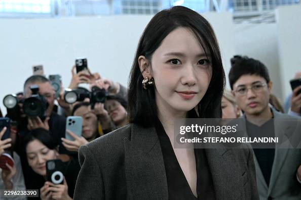 _firstsnow's tweet photo. Max Mara 2027 S/S Fashion Show - YoonA (Milan Fashion Week 2026.09.24) https://t.co/wcvgKz0jy8